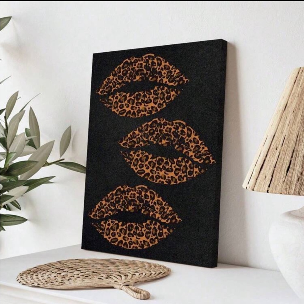 Leopard Print Lips Framed Canvas Wall Decor NEW 🏷️